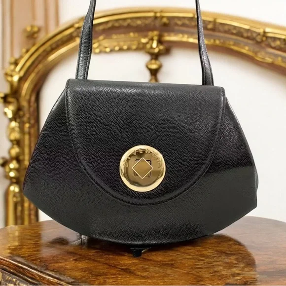 Vintage Givenchy Sacs Black Leather Shoulder bag - Picture 1 of 14